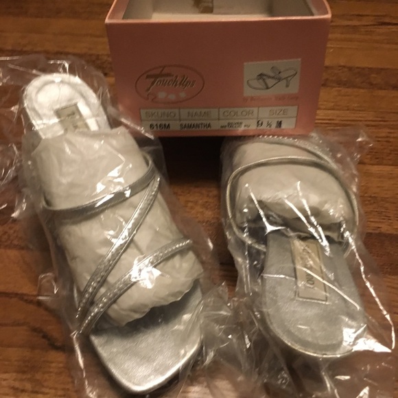 Touch Ups Silver Metallic Heel Sandals 👠 Size 9.5 - Picture 6 of 8